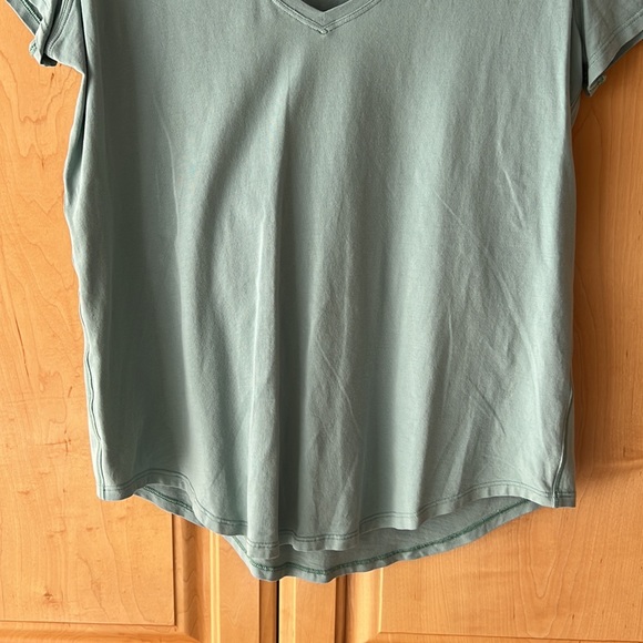 Lululemon Love Tee V - Picture 4 of 6